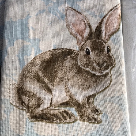 Williams Sonoma 2 damask bunny kitchen towels - Picture 2 of 7